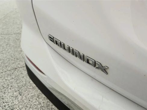 Used 2018 Chevrolet Equinox LS FWD image 17