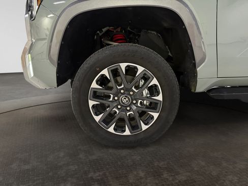 New 2025 Toyota Tundra Limited AWD/4WD image 17