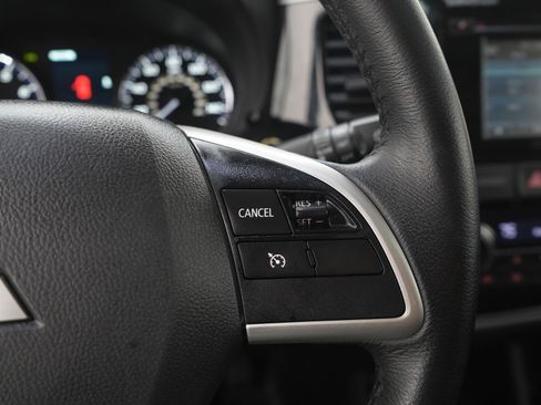 Used 2014 Mitsubishi Outlander SE AWD/4WD image 28
