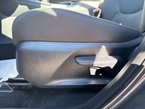 Certified 2025 Toyota RAV4 LE image 31