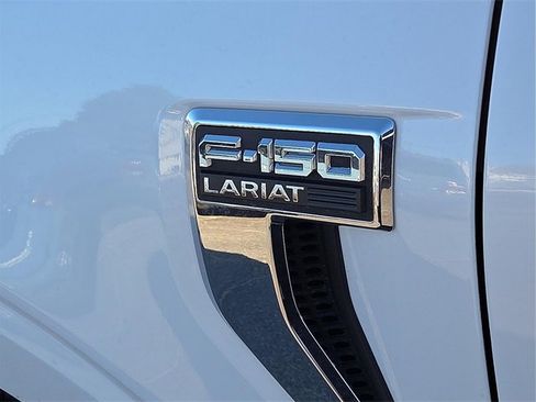 Used 2023 Ford F150 Lariat w/ Trailer Tow Package image 8