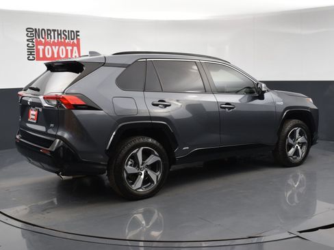 Used 2024 Toyota RAV4 SE w/ Weather & Moonroof Package image 4