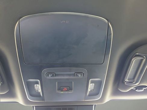 Used 2025 Toyota Camry SE w/ Convenience Package image 31