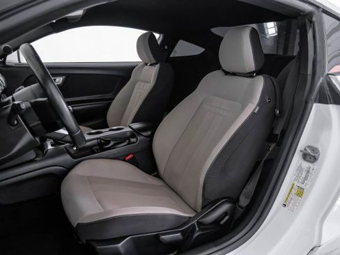 Used 2021 Ford Mustang Coupe image 30