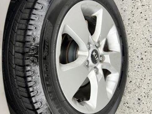 Used 2019 Kia Soul image 32