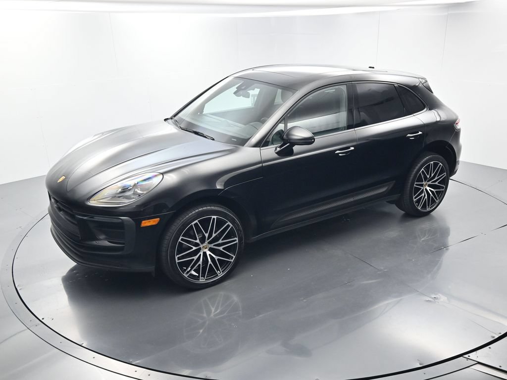Used 2023 Porsche Macan AWD/4WD image 34