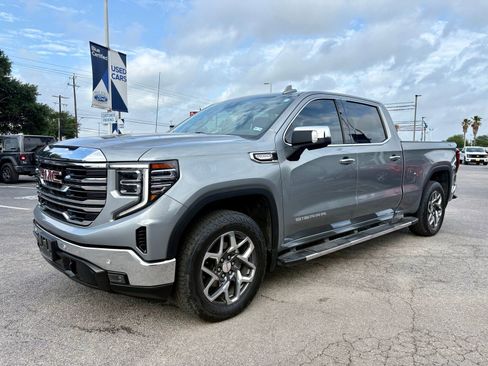 Used 2023 GMC Sierra 1500 SLT AWD/4WD image 9