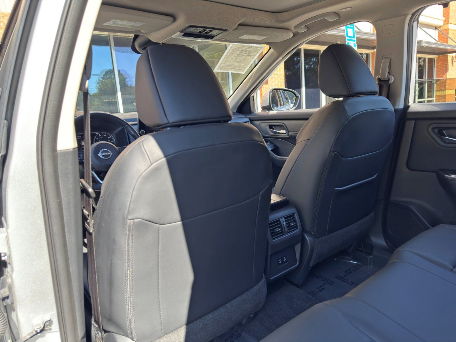 Used 2024 Nissan Rogue SV w/ SV Premium Package AWD/4WD image 31