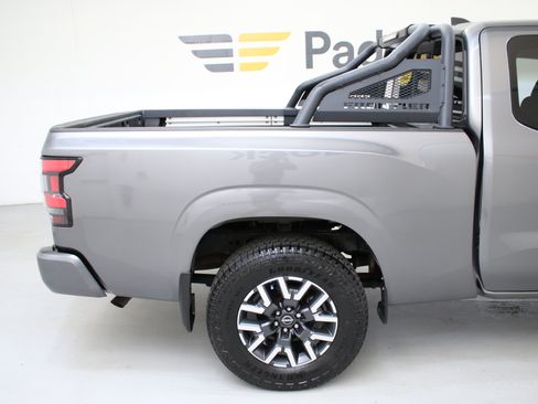 Used 2022 Nissan Frontier SV AWD/4WD image 11