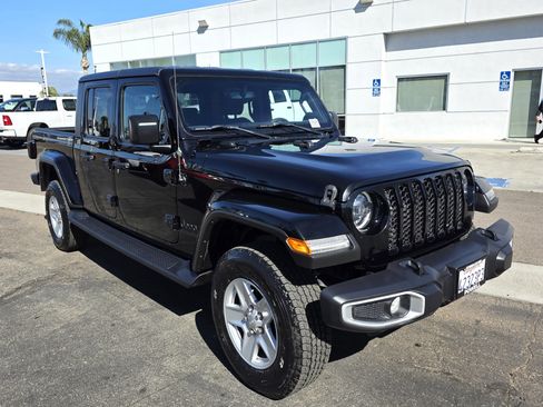 Certified 2023 Jeep Gladiator Sport image 6