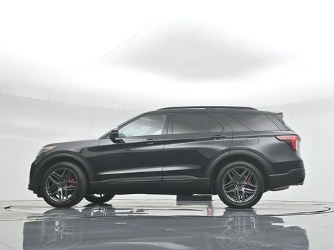 Used 2025 Ford Explorer ST image 58