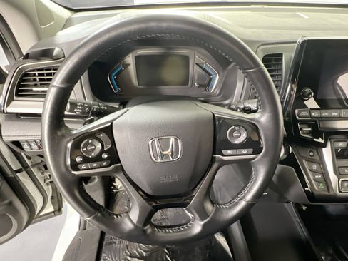 Used 2023 Honda Odyssey Touring image 11