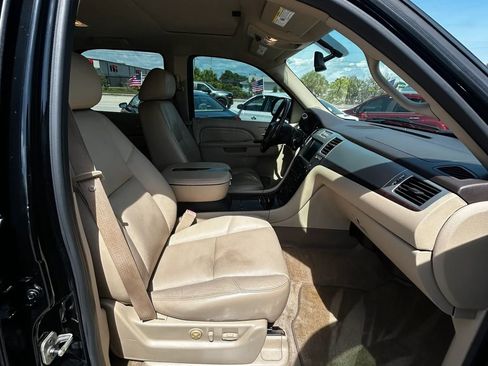 Used 2010 Cadillac Escalade 2WD image 15