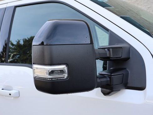 Used 2025 Ford F350 Platinum image 24