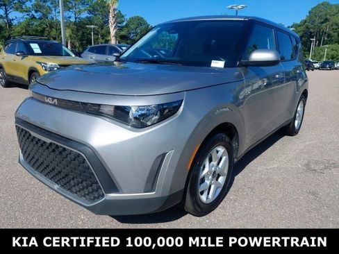 Used 2025 Kia Soul LX w/ LX Technology Package FWD image 1
