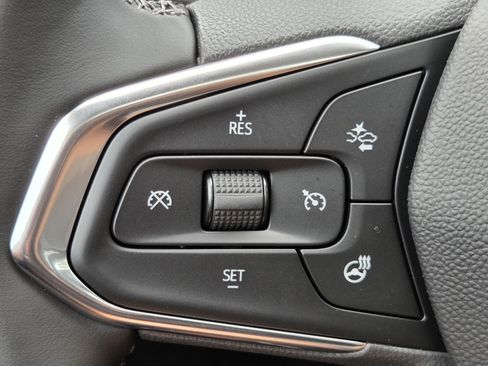 New 2026 Chevrolet Trax ACTIV w/ Sunroof Package FWD image 15