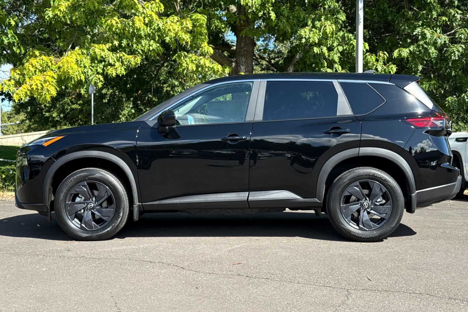 New 2026 Nissan Rogue SV AWD/4WD image 5