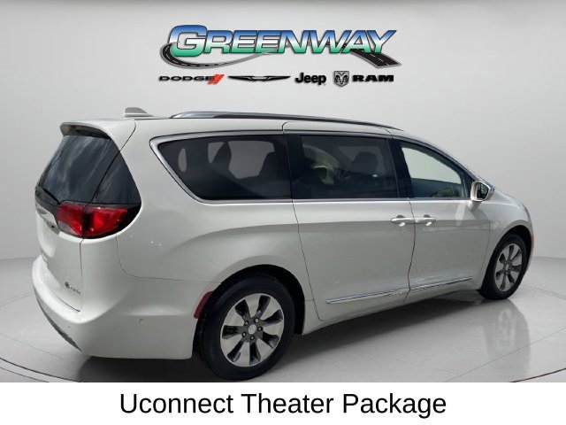 Used 2017 Chrysler Pacifica Platinum FWD image 6