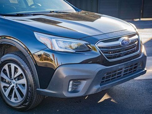 Used 2022 Subaru Outback Premium image 4