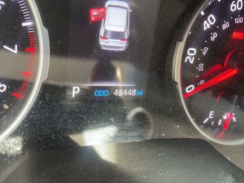 Used 2022 Toyota RAV4 LE AWD/4WD image 3