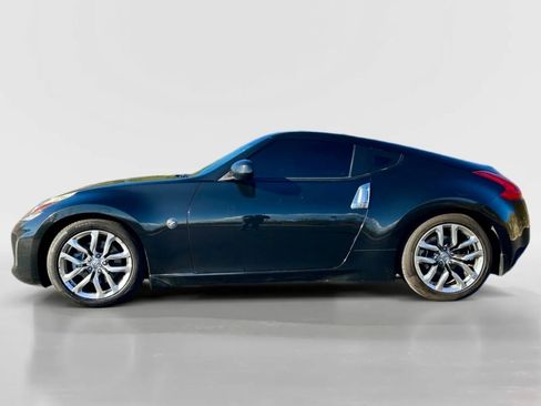Used 2014 Nissan 370Z Touring w/ Navigation Package image 2