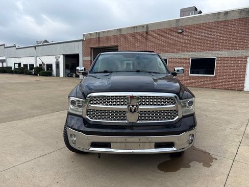 Used 2016 RAM 1500 Laramie w/ Convenience Group AWD/4WD image 2