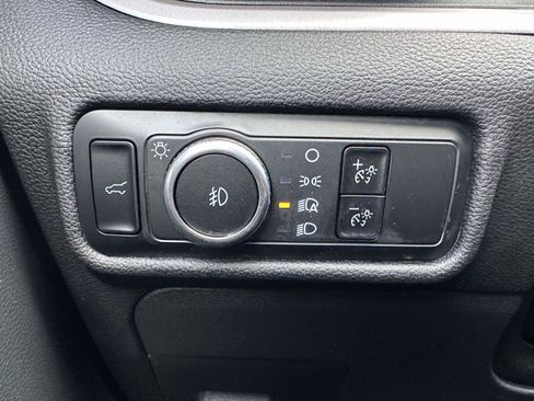 Used 2023 Ford Explorer XLT w/ Equipment Group 202A AWD/4WD image 17