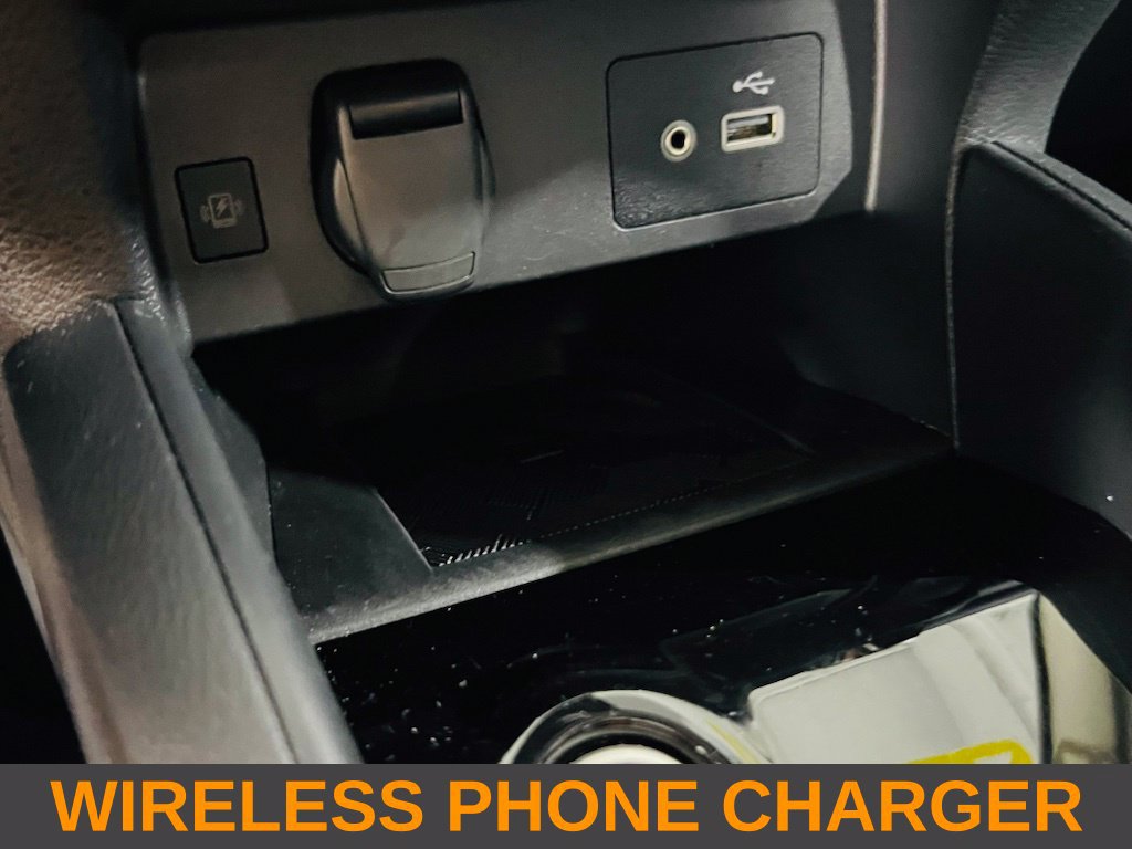 Used 2024 Nissan Versa SV w/ Trunk Package FWD image 8