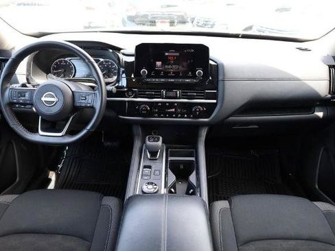 Used 2025 Nissan Pathfinder SV AWD/4WD image 24