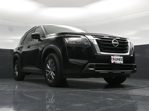 Used 2025 Nissan Pathfinder SV FWD image 56