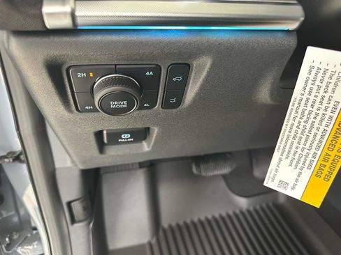 New 2025 Ford Expedition Platinum w/ Driver's Package image 41