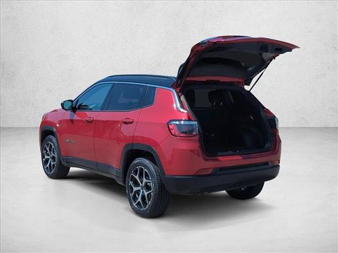 Used 2025 Jeep Compass Limited AWD/4WD image 9