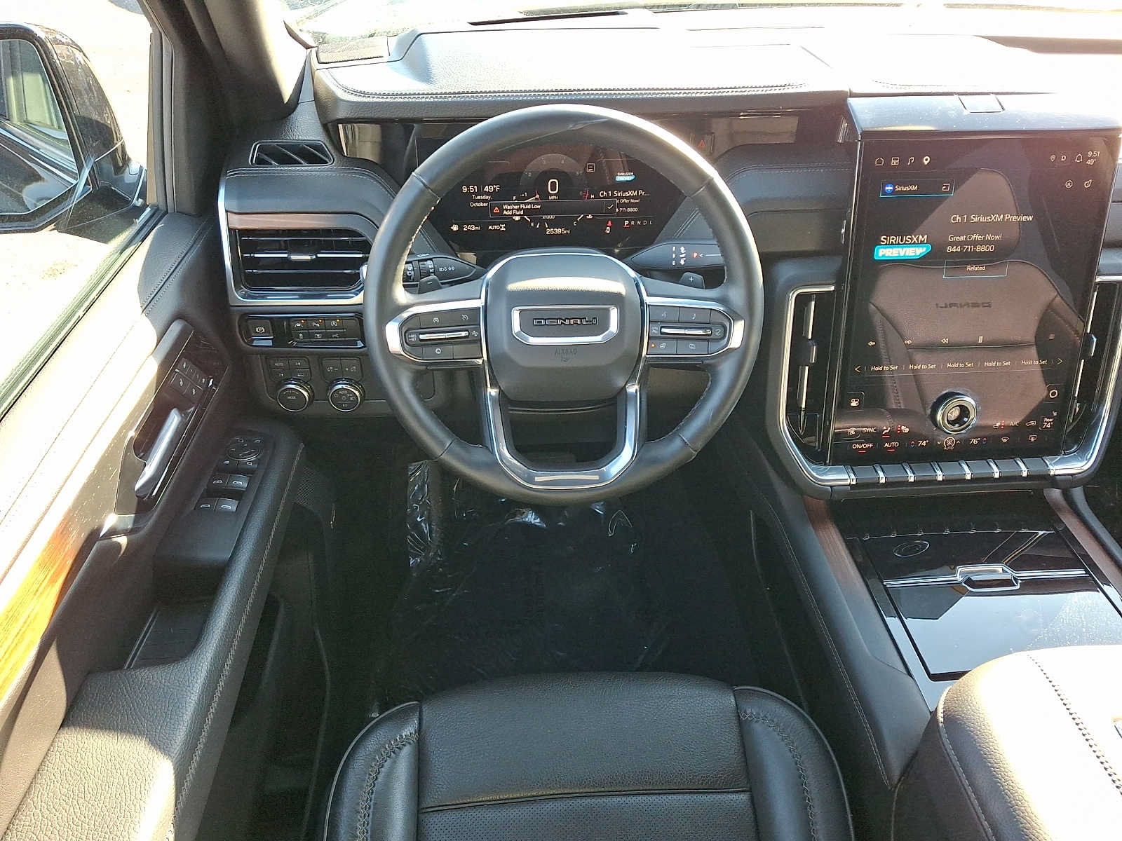 Used 2025 GMC Yukon Denali AWD/4WD image 13