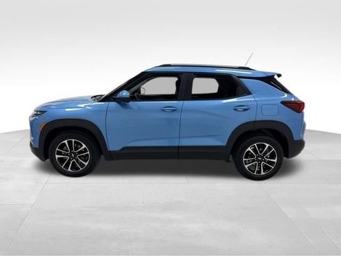 Certified 2025 Chevrolet TrailBlazer LT w/ Convenience Package FWD image 3