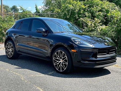 Certified 2023 Porsche Macan AWD/4WD image 7