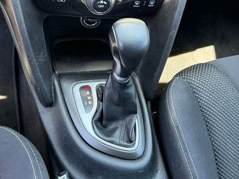 Used 2016 Dodge Dart SXT w/ Rallye Appearance Group FWD image 17