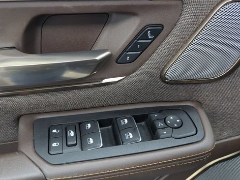 Used 2025 RAM 1500 Limited AWD/4WD image 10