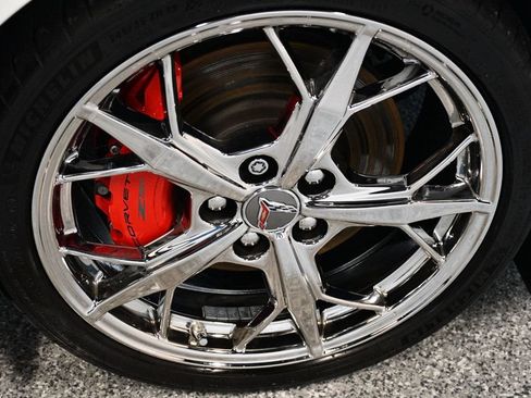 Used 2022 Chevrolet Corvette Stingray Premium Conv w/ Z51 Performance Package RWD image 29