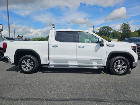 Used 2025 GMC Sierra 1500 SLT w/ SLT Convenience Package AWD/4WD image 2