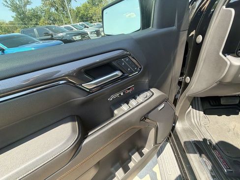Used 2022 GMC Sierra 1500 AT4 w/ AT4 Premium Package AWD/4WD image 10