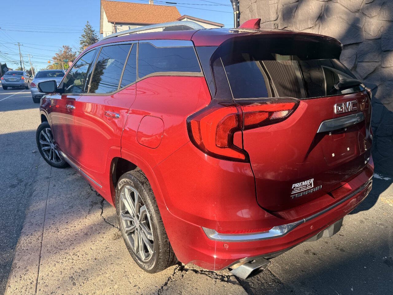 Used 2018 GMC Terrain Denali w/ Advanced Safety Package AWD/4WD image 8