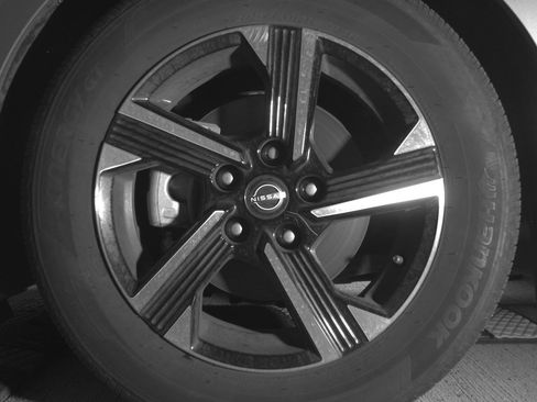 Used 2025 Nissan Sentra SV FWD image 12