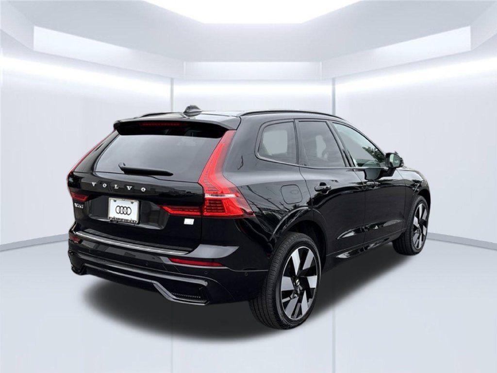 Used 2024 Volvo XC60 T8 Plus w/ Protection Package Premier AWD/4WD image 8