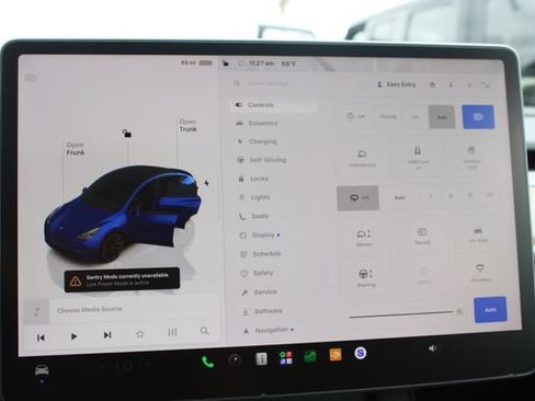 Used 2023 Tesla Model Y Long Range AWD/4WD image 17