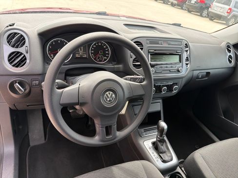 Used 2012 Volkswagen Tiguan S image 12