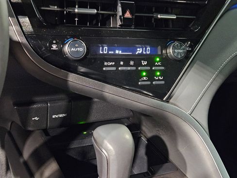 Used 2023 Toyota Camry XSE w/ Cold Weather Package FWD image 31