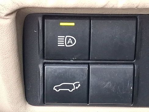 Used 2022 Toyota Highlander XLE image 27