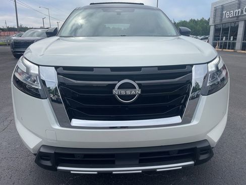 Used 2024 Nissan Pathfinder SL w/ SL Premium Package AWD/4WD image 7