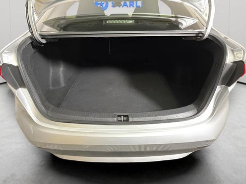 Used 2020 Toyota Corolla LE FWD image 27