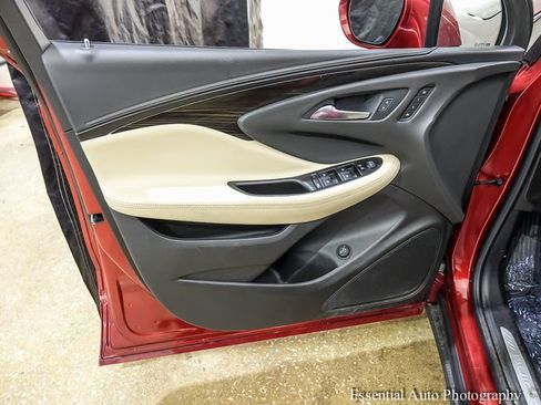 Used 2019 Buick Envision Essence image 19